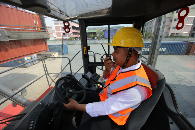 Class 2 Overhead Crane Operator (Operator Overhead Crane Kelas II)